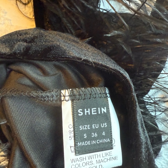 SHEIN Black Velvet Bandeau with Feather Detail size Small B33 - Picture 3 of 6